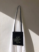 Load image into Gallery viewer, Bestiario di Minuti Emblemi #4