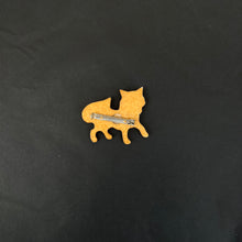 Load image into Gallery viewer, Fox brooch
